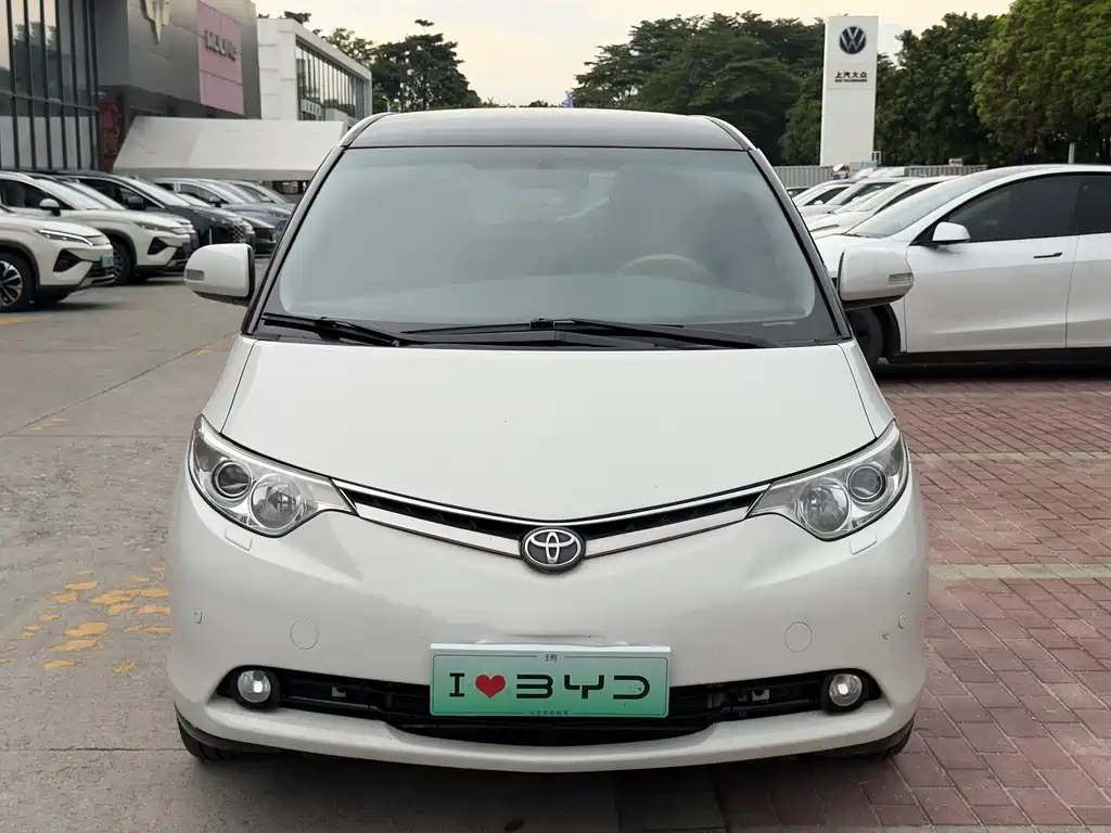 Toyota Previa — миниатюра 2