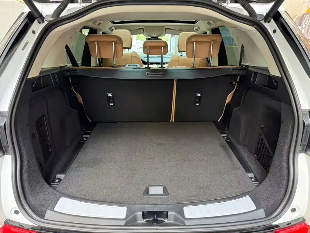 LAND ROVER DISCOVER NEW ENERGY SOURCES FOR SPORTS