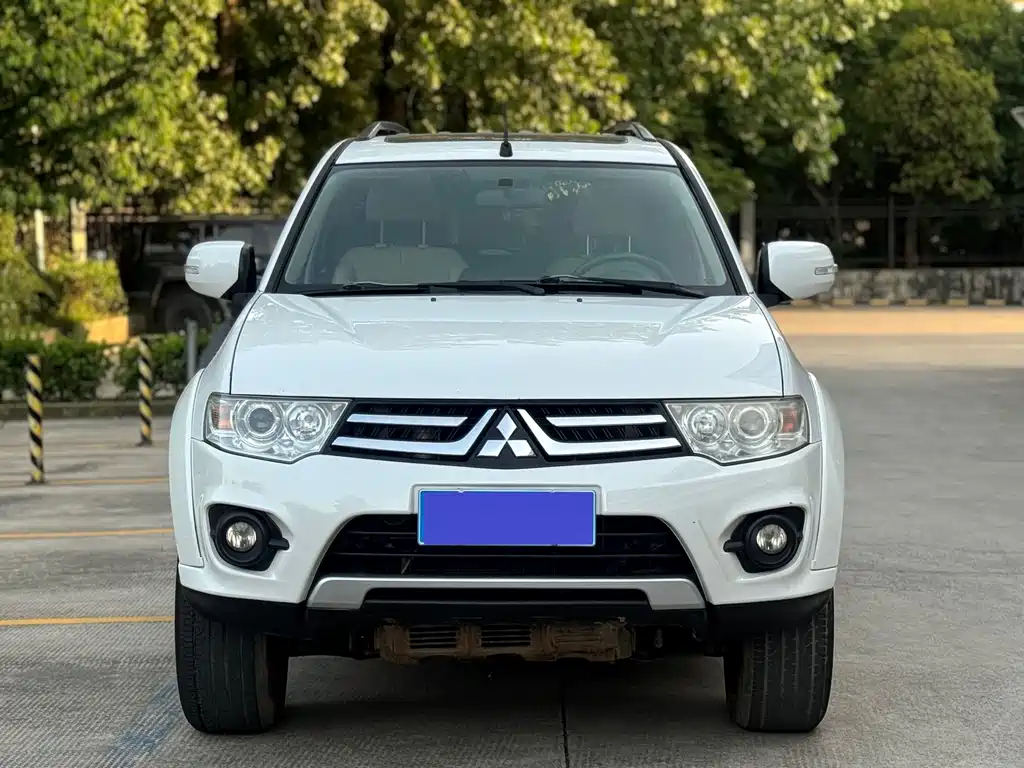 Mitsubishi Pajero Sport — миниатюра 2