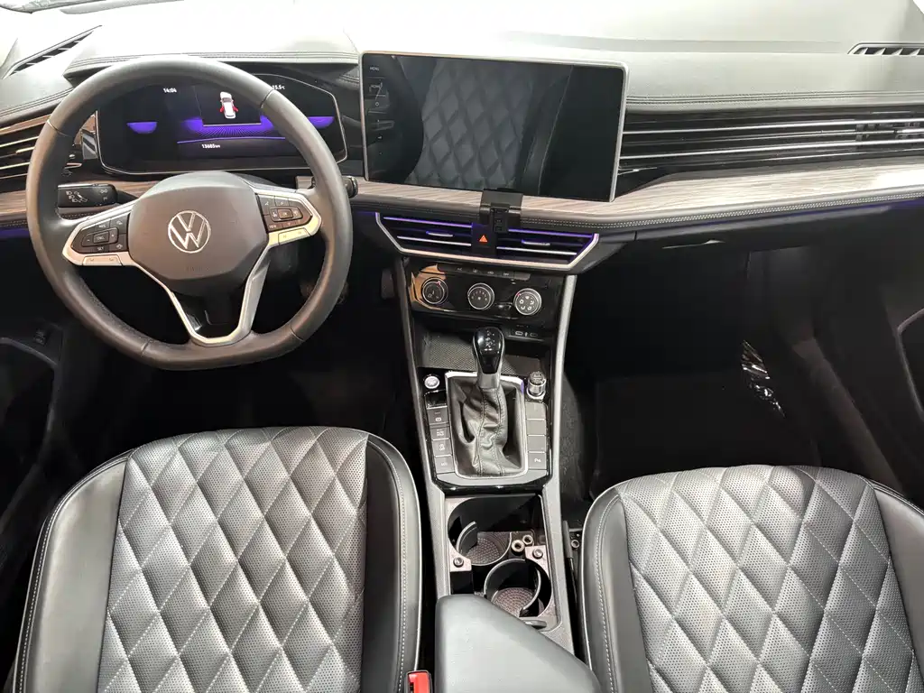 Volkswagen Sagitar 2023 300TSI DSG
