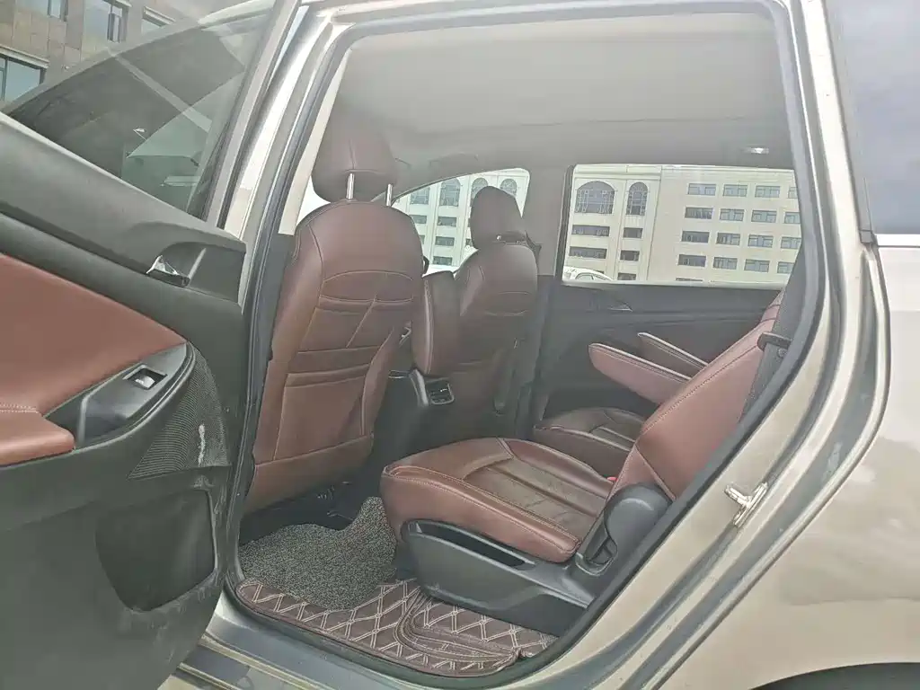 Buick GL6 2018 18T 6 мест Luxury