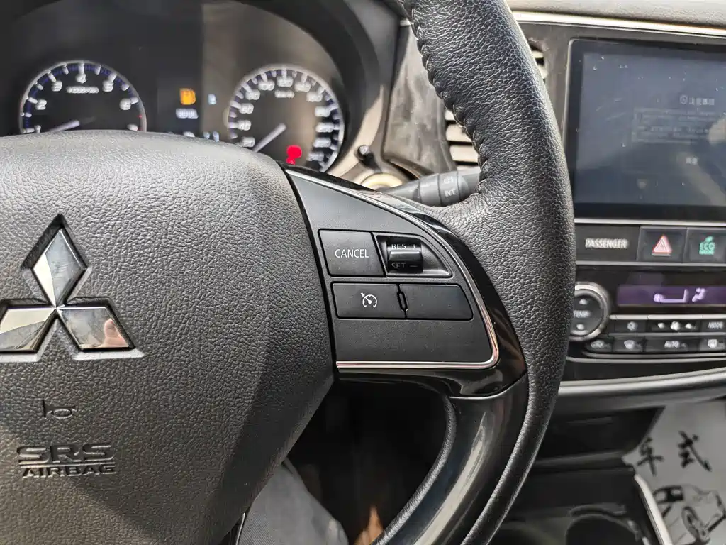 Mitsubishi Outlander - фото 14
