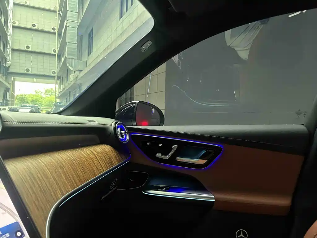 Mercedes-Benz GLC 2024 GLC 300 L 4MATIC 5 мест