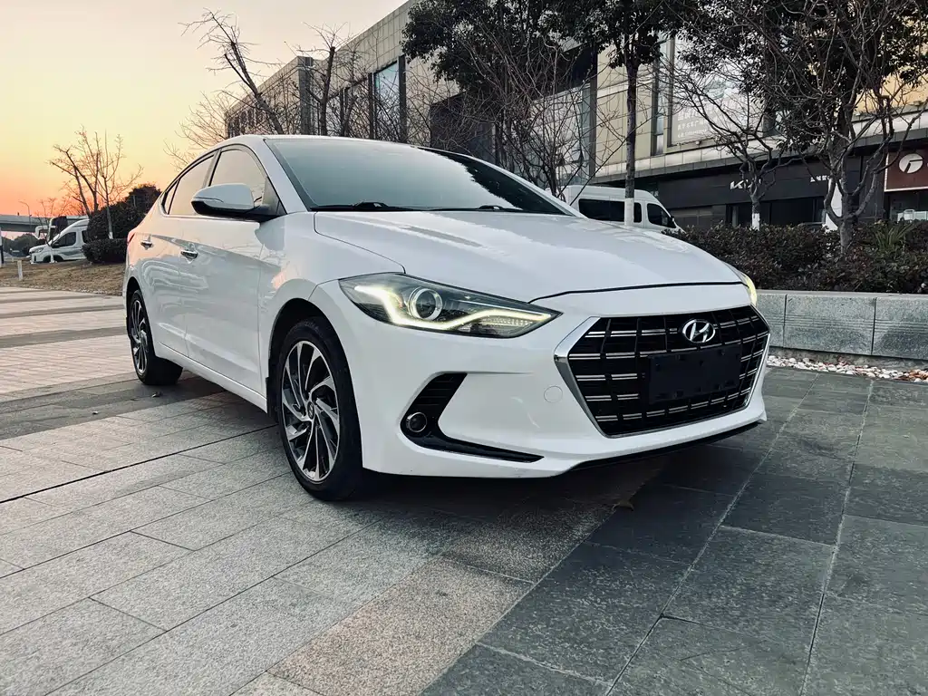 Hyundai Elantra 2019 1.5L CVT Elite
