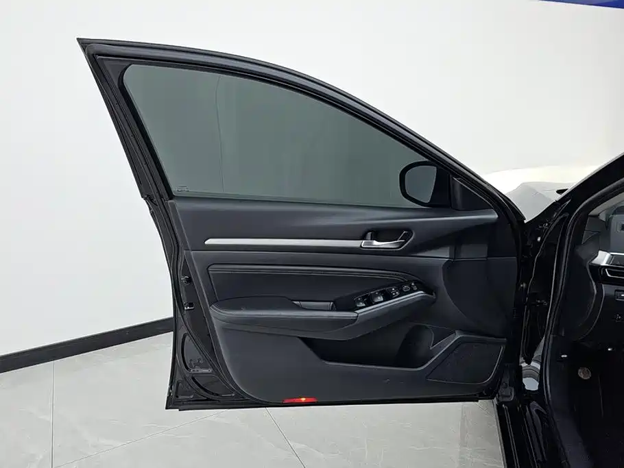 Nissan Teana — миниатюра 7