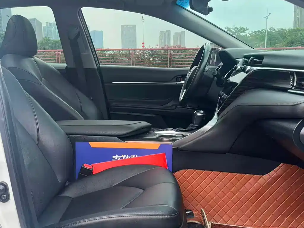 Toyota Camry 2019 2.5G Luxury V