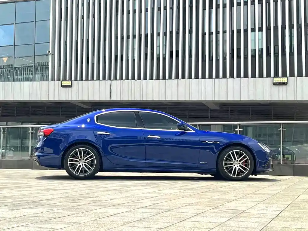 MASERATI GHIBLI