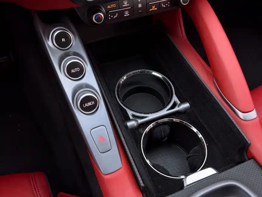 Ferrari GTC4Lusso — миниатюра 21