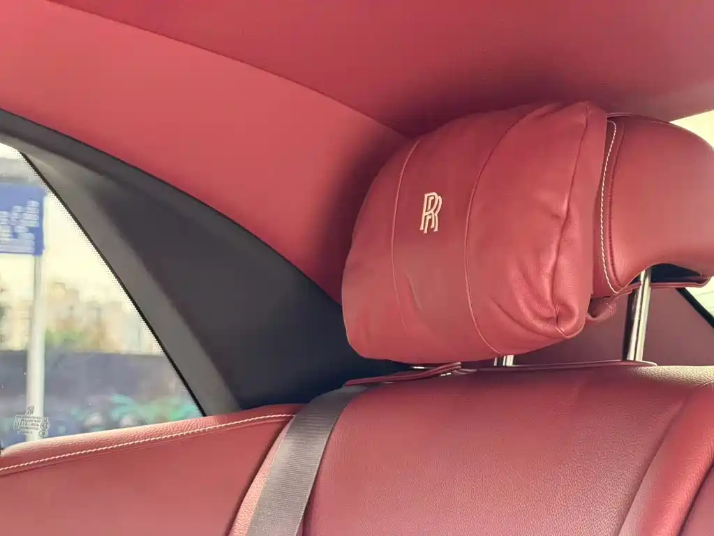 Rolls-Royce Ghost — миниатюра 6