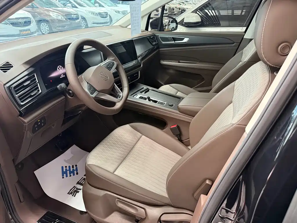 Volkswagen Viloran 2023 330TSI