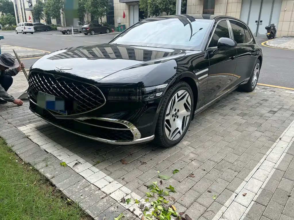 Genesis G90