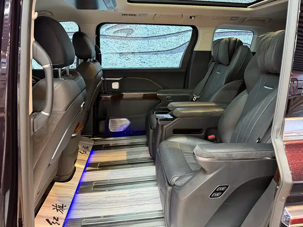 Hongqi HQ9 PHEV 2024 2.0T Luxury