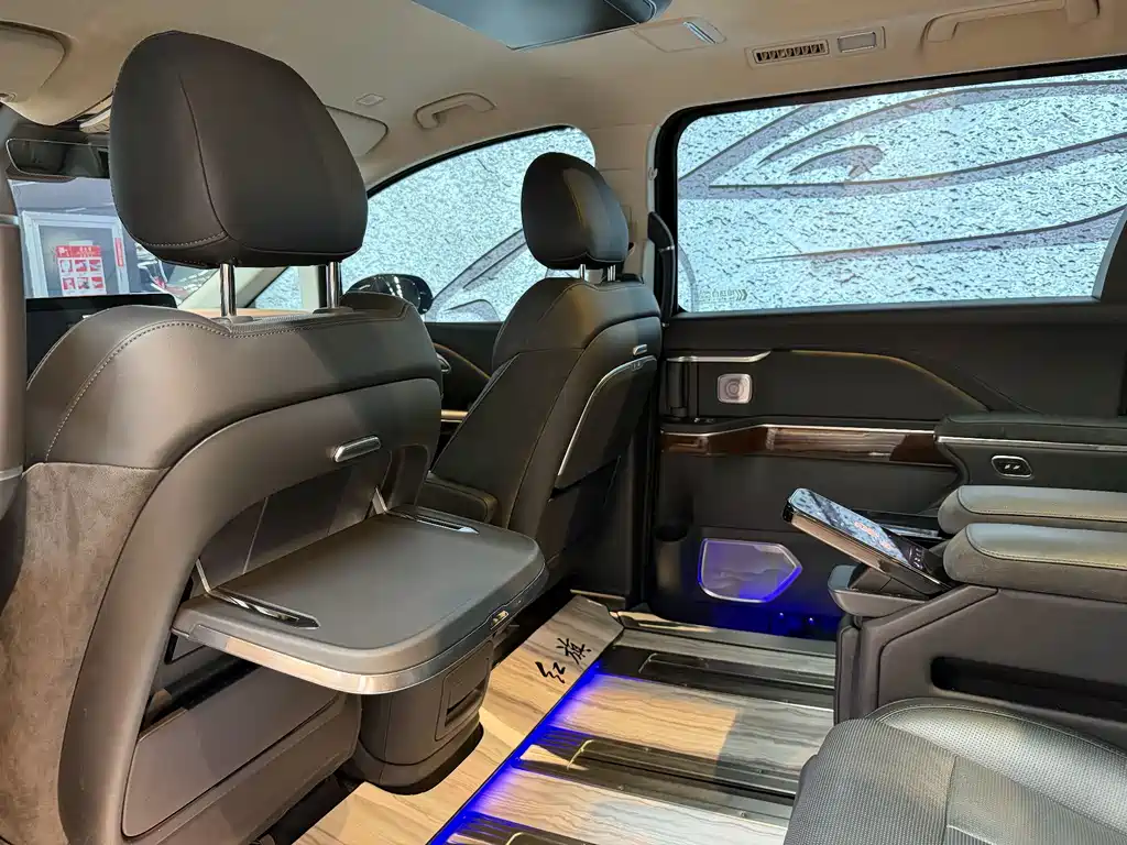 Hongqi HQ9 PHEV 2024 2.0T Luxury