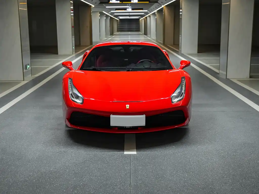 FERRARI 488