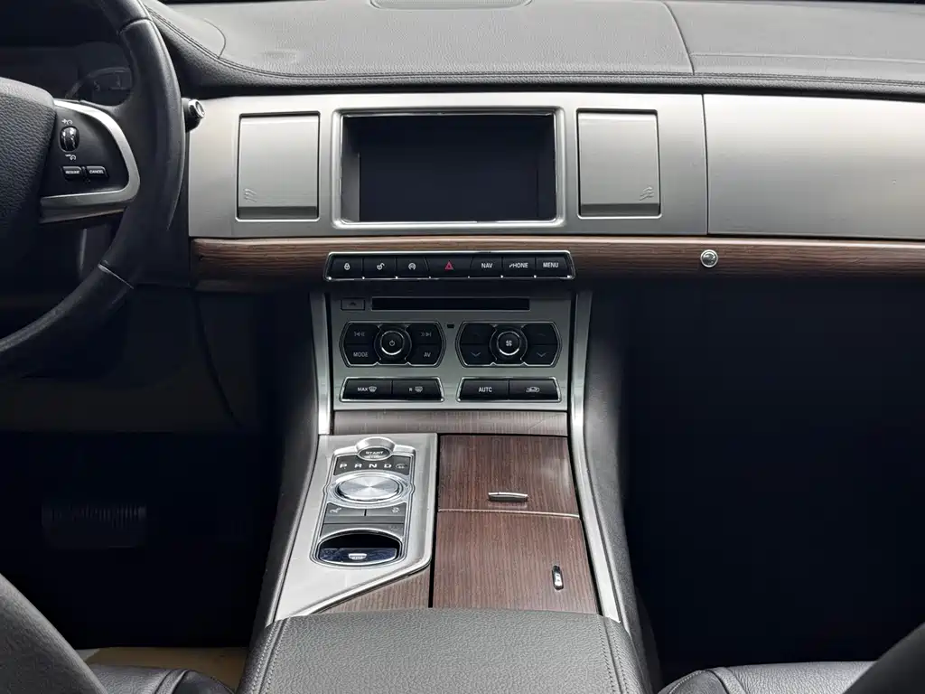 Jaguar XF — миниатюра 13
