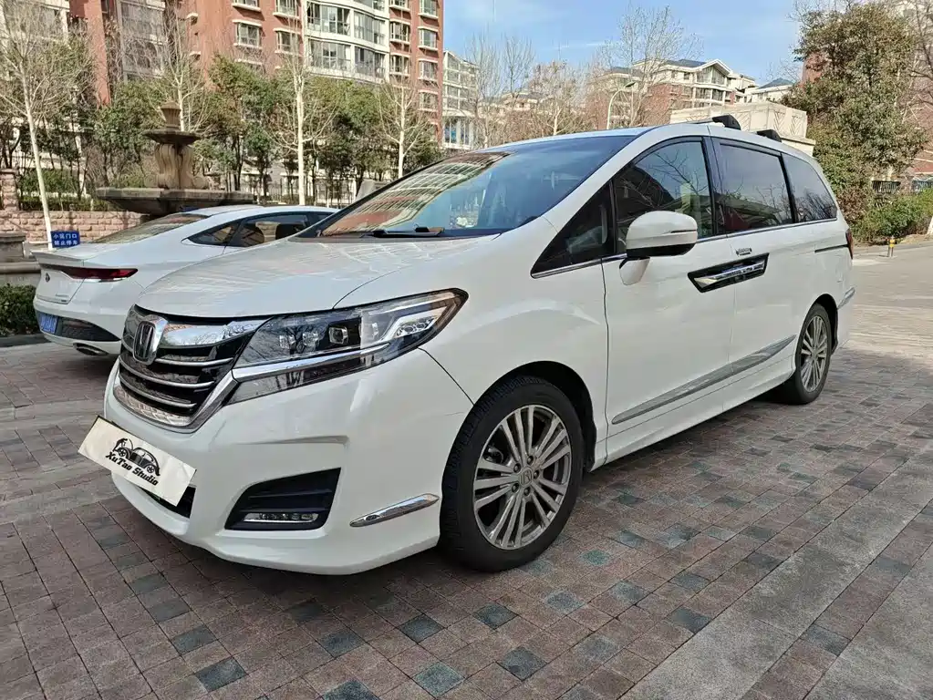 Honda Elysion 2016