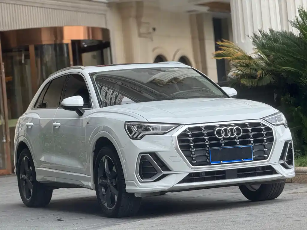 Audi Q3 - фото 3
