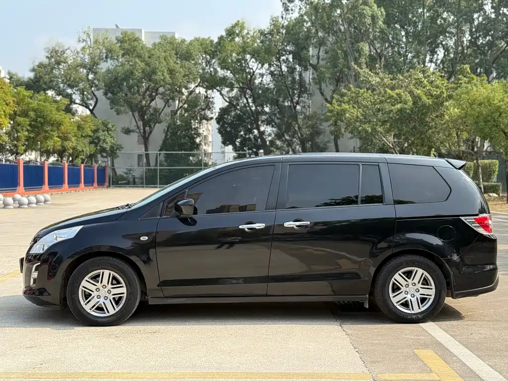 Mazda 8 — миниатюра 4