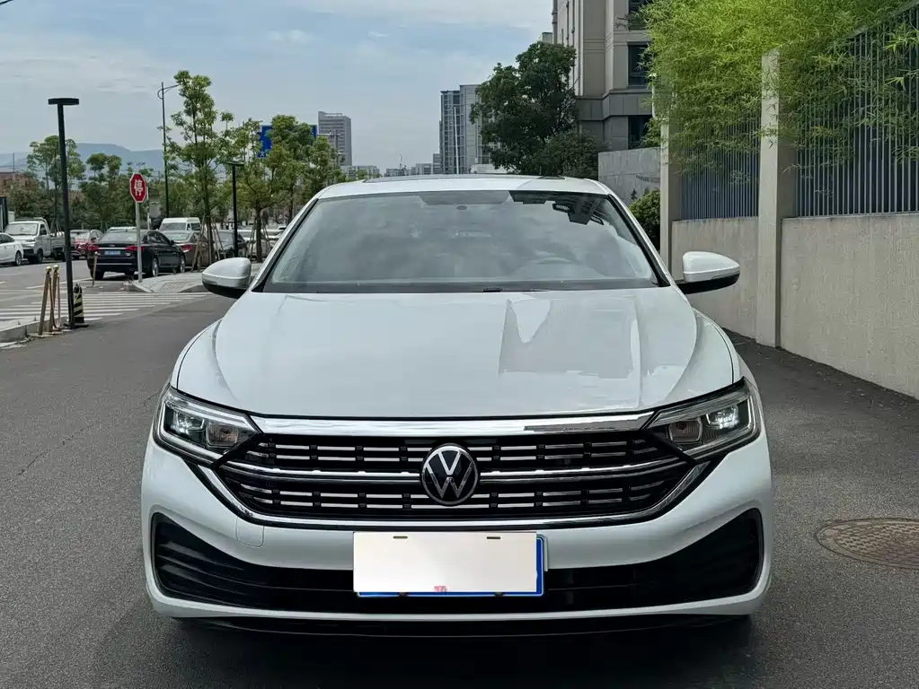 Volkswagen Sagitar — миниатюра 2