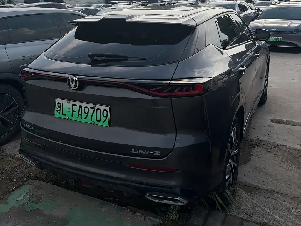 Changan UNI-Z New Energy — миниатюра 11