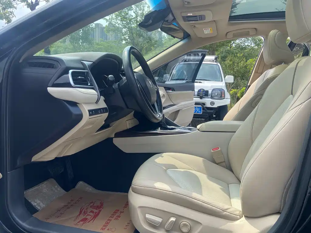 TOYOTA CAMRY