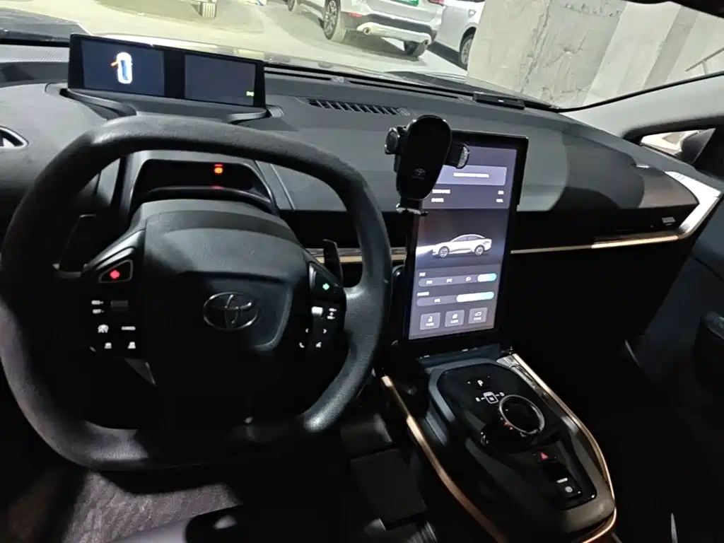 Toyota bZ3 — миниатюра 5