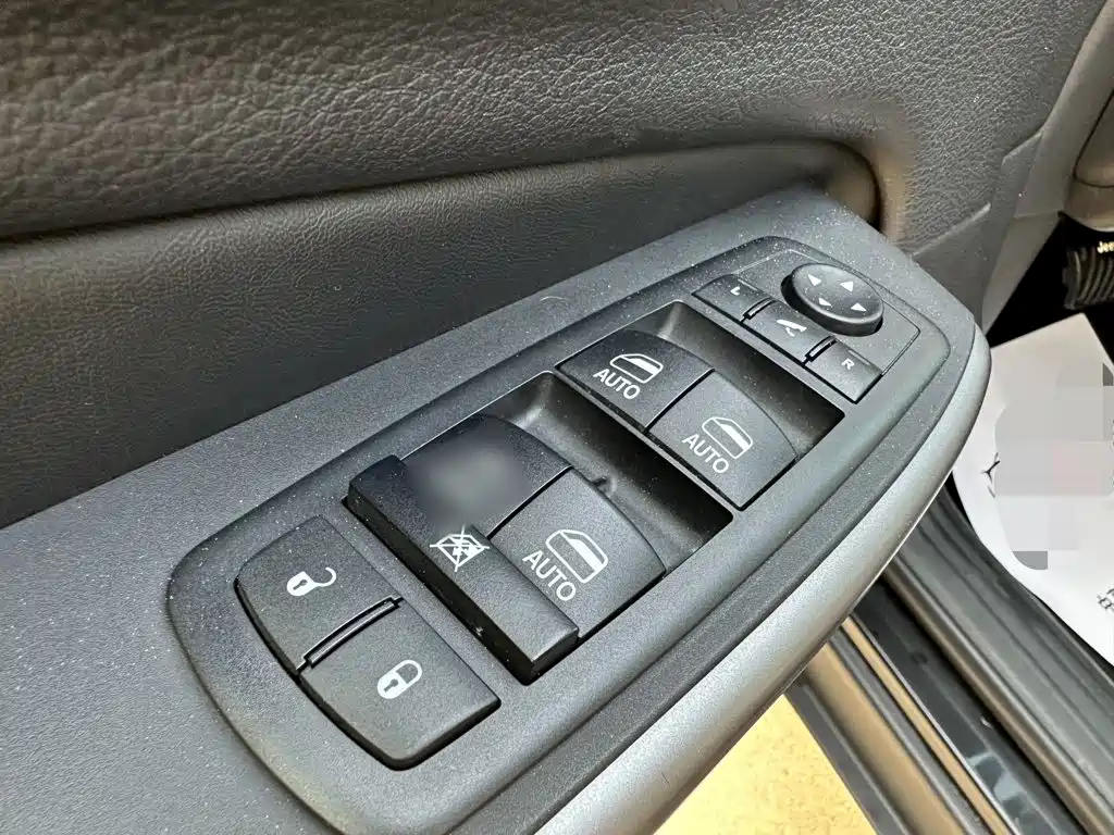 Jeep Cherokee — миниатюра 13