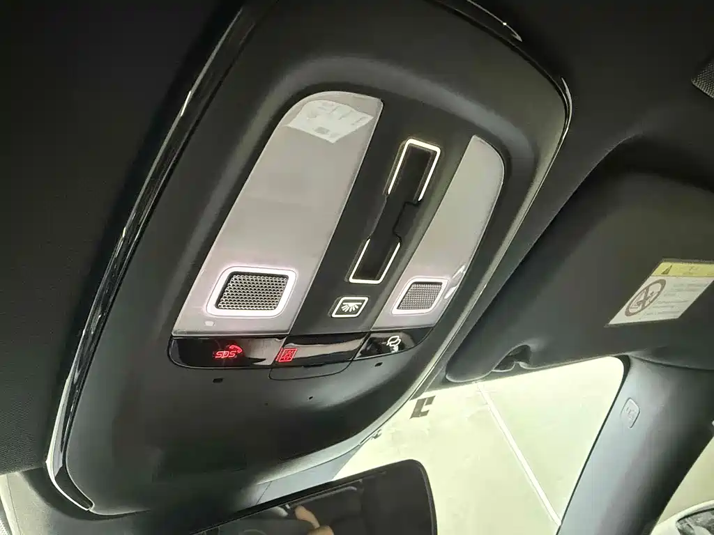 VOLVO XC60 PLUG IN HYBRID