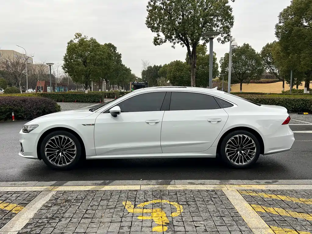 AUDI A7L