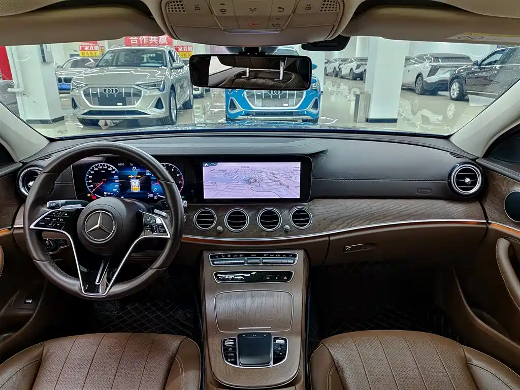 MERCEDES-BENZ E CLASS