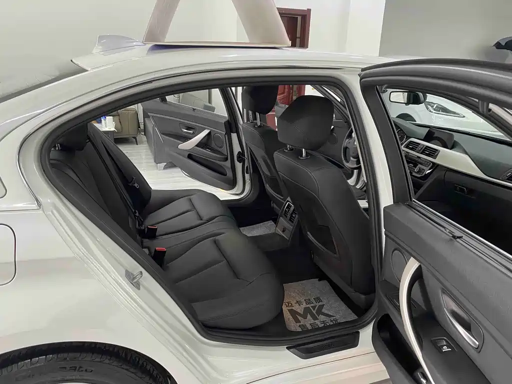 BMW 3 Series — миниатюра 13