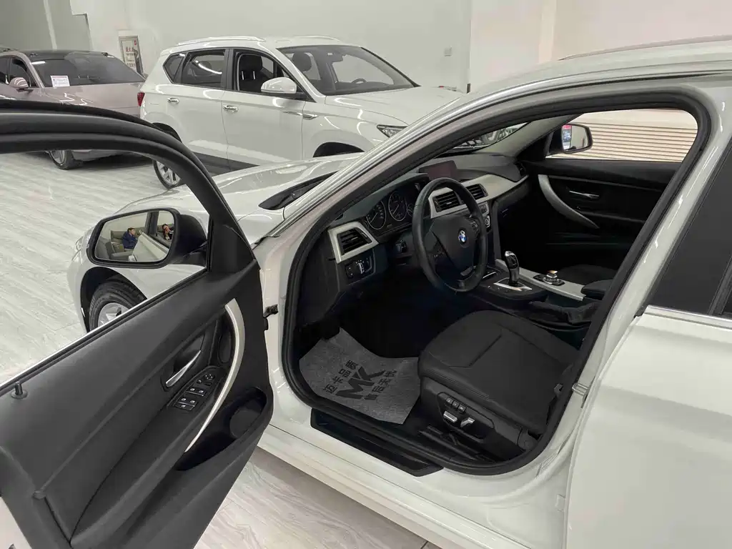 BMW 3 Series — миниатюра 4