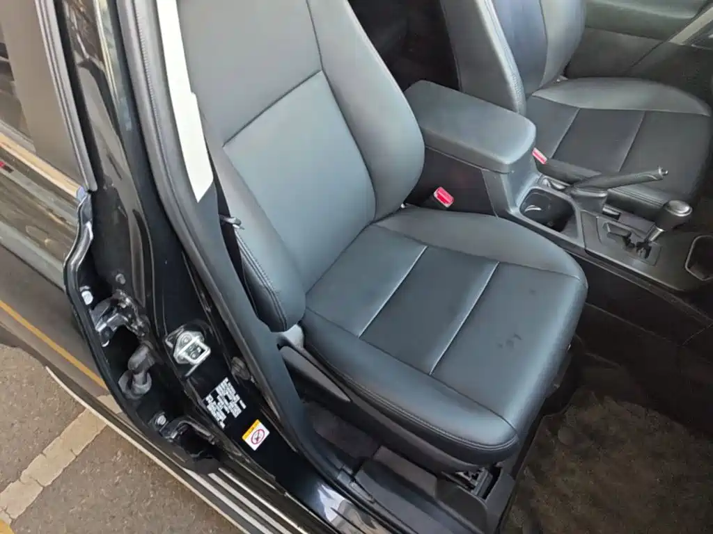Toyota RAV4 — миниатюра 25