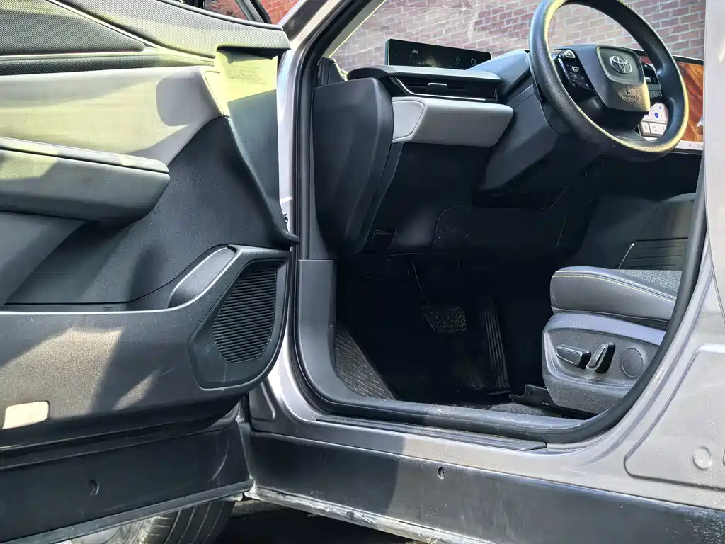 Toyota Toyota BZ5 — миниатюра 13