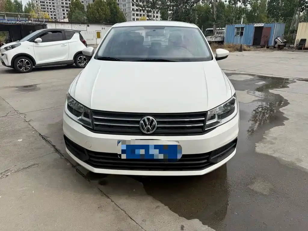 Volkswagen Santana — миниатюра 2