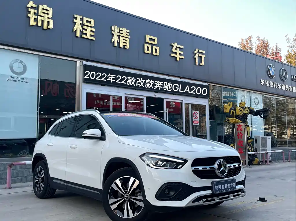MERCEDES-BENZ GLA