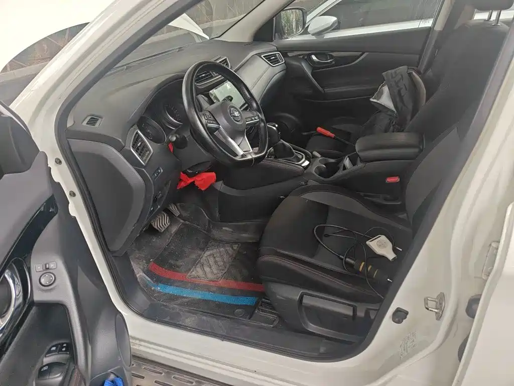 Nissan Qashqai — миниатюра 17