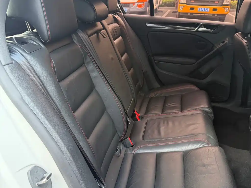 Volkswagen Golf GTI — миниатюра 15