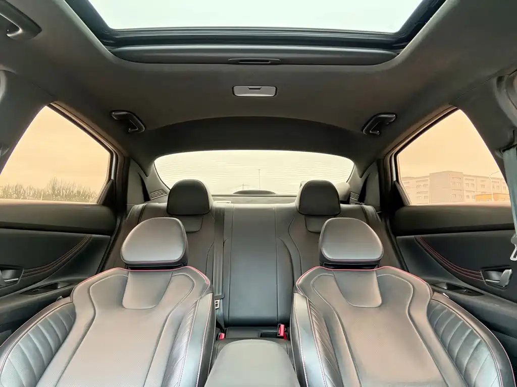 Hyundai Elantra — миниатюра 11