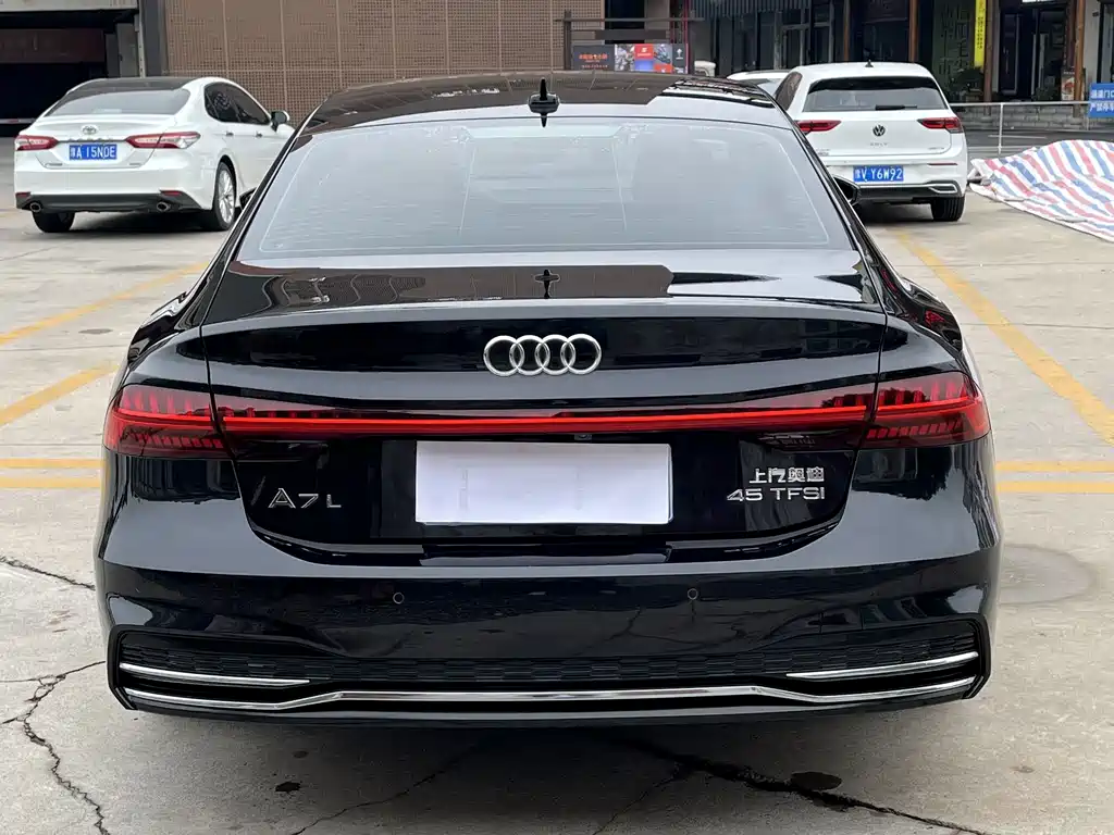 Audi A7L — миниатюра 6
