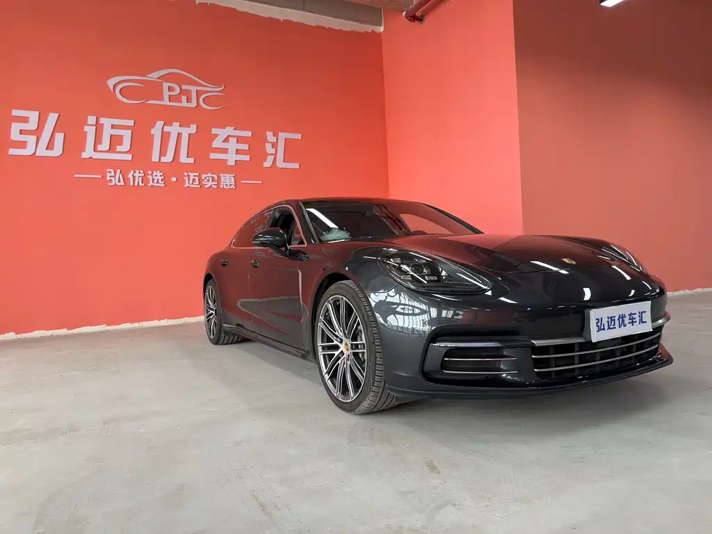 PORSCHE PANAMERA