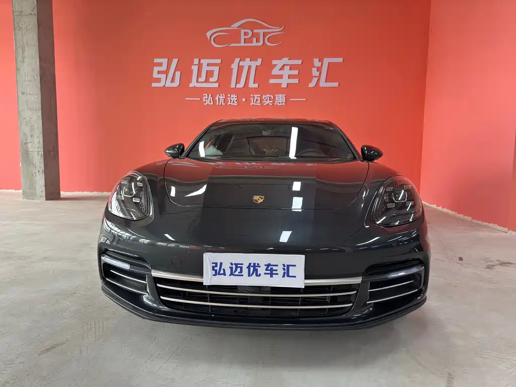 PORSCHE PANAMERA