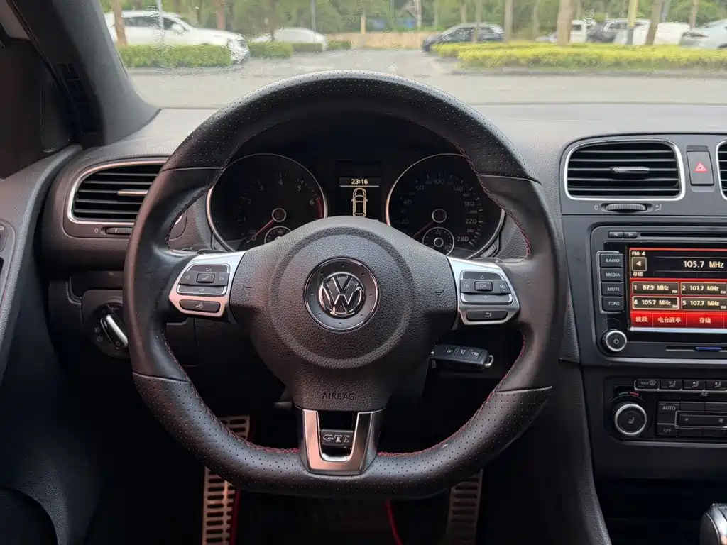 Volkswagen Golf GTI — миниатюра 20