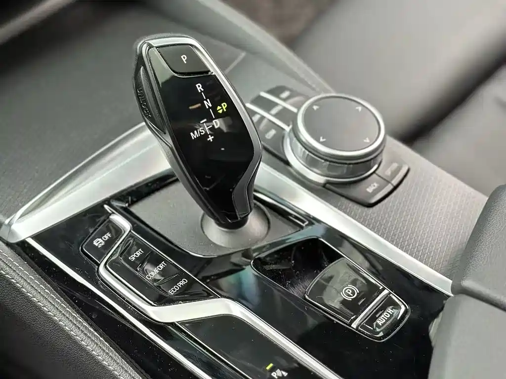 BMW 5 Series (Import) — миниатюра 11