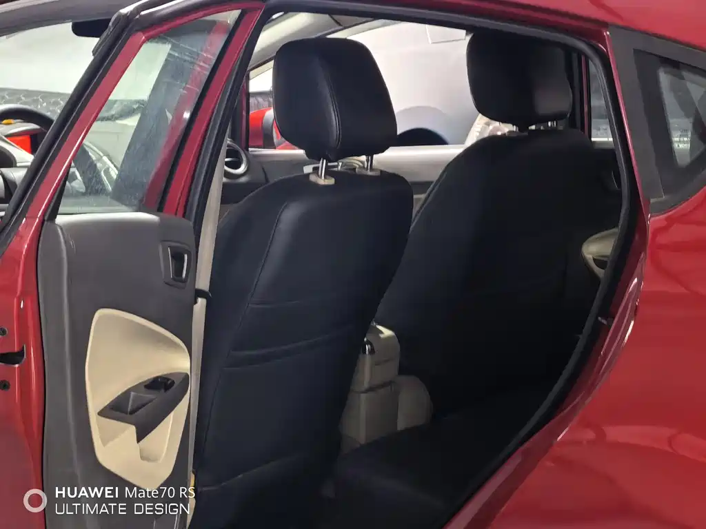 Ford Fiesta 2011 1.5L AT Fashion