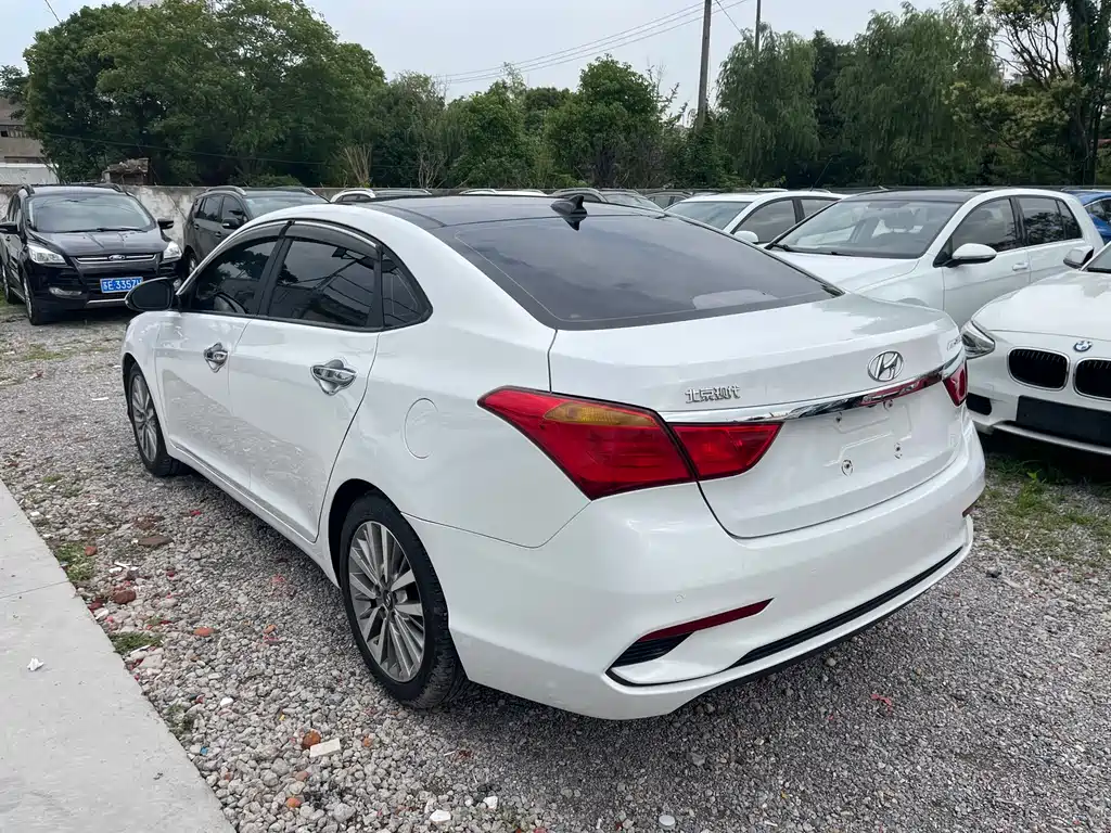 Hyundai Mistra 2017 1.8L AT GLS V