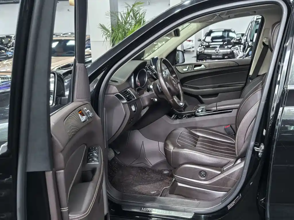 Mercedes-Benz GLE (Import) — миниатюра 5