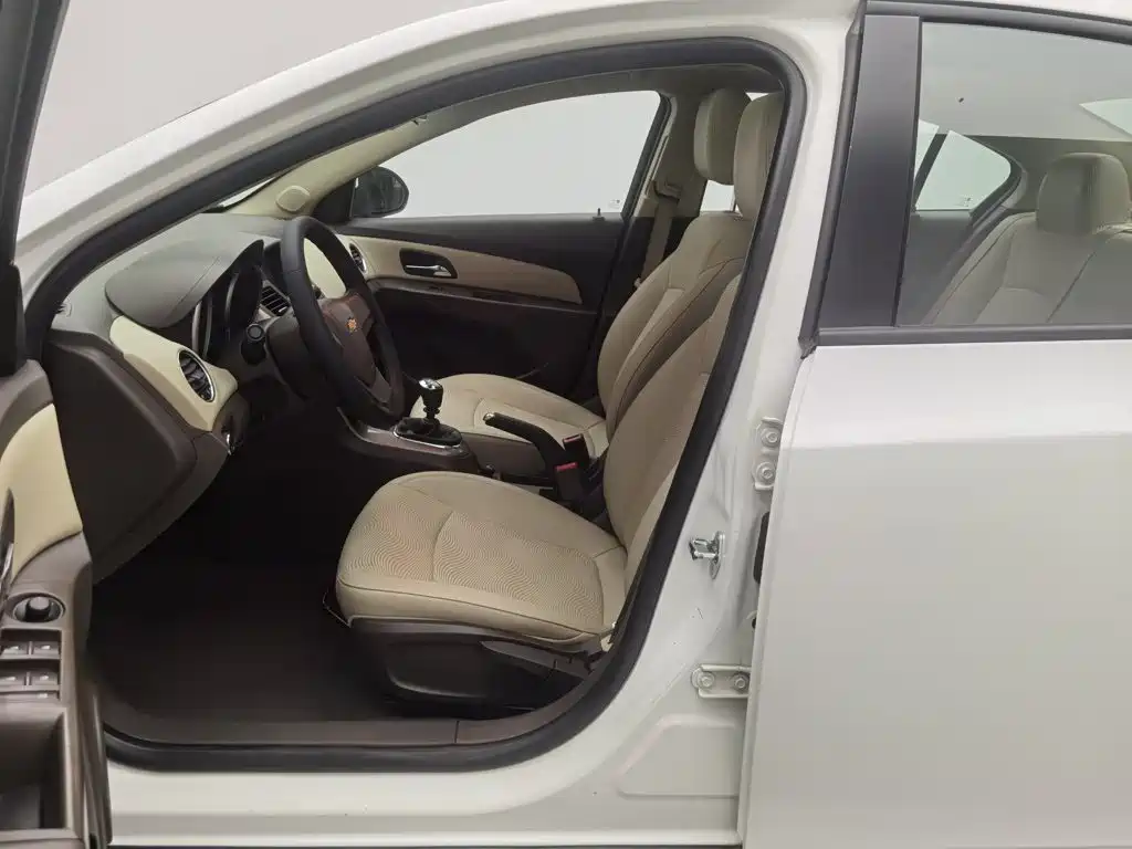 Chevrolet Cruze — миниатюра 10