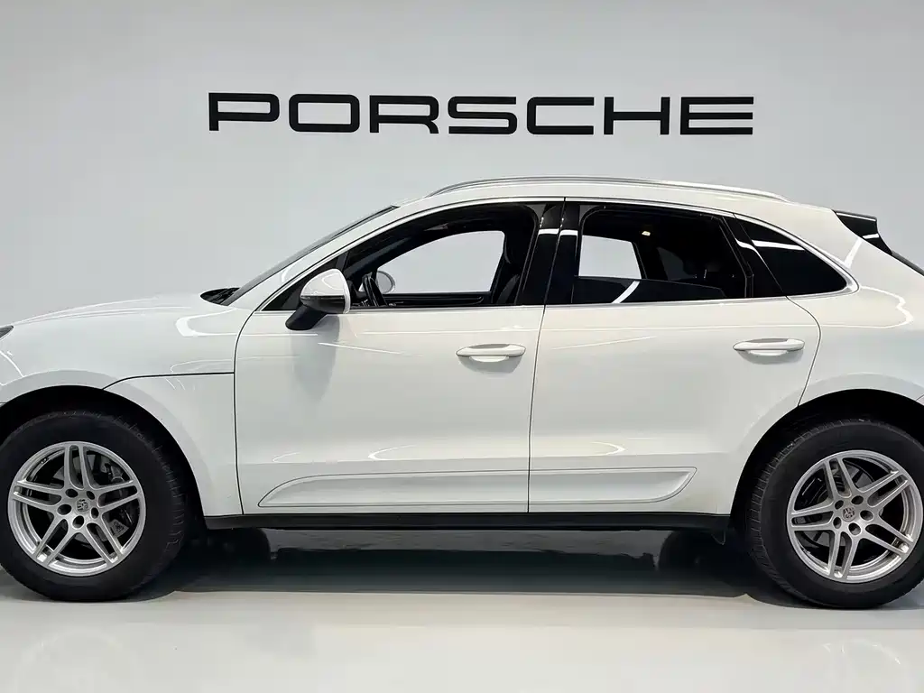 Porsche Macan — миниатюра 3