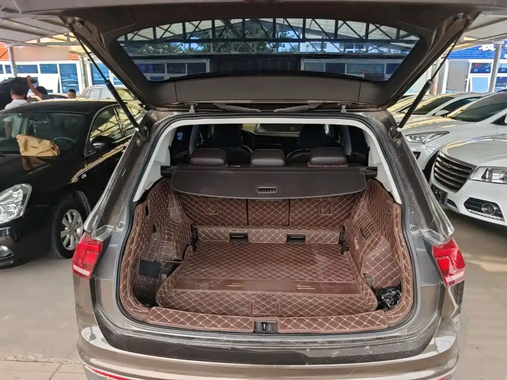 Volkswagen Tiguan L — миниатюра 19
